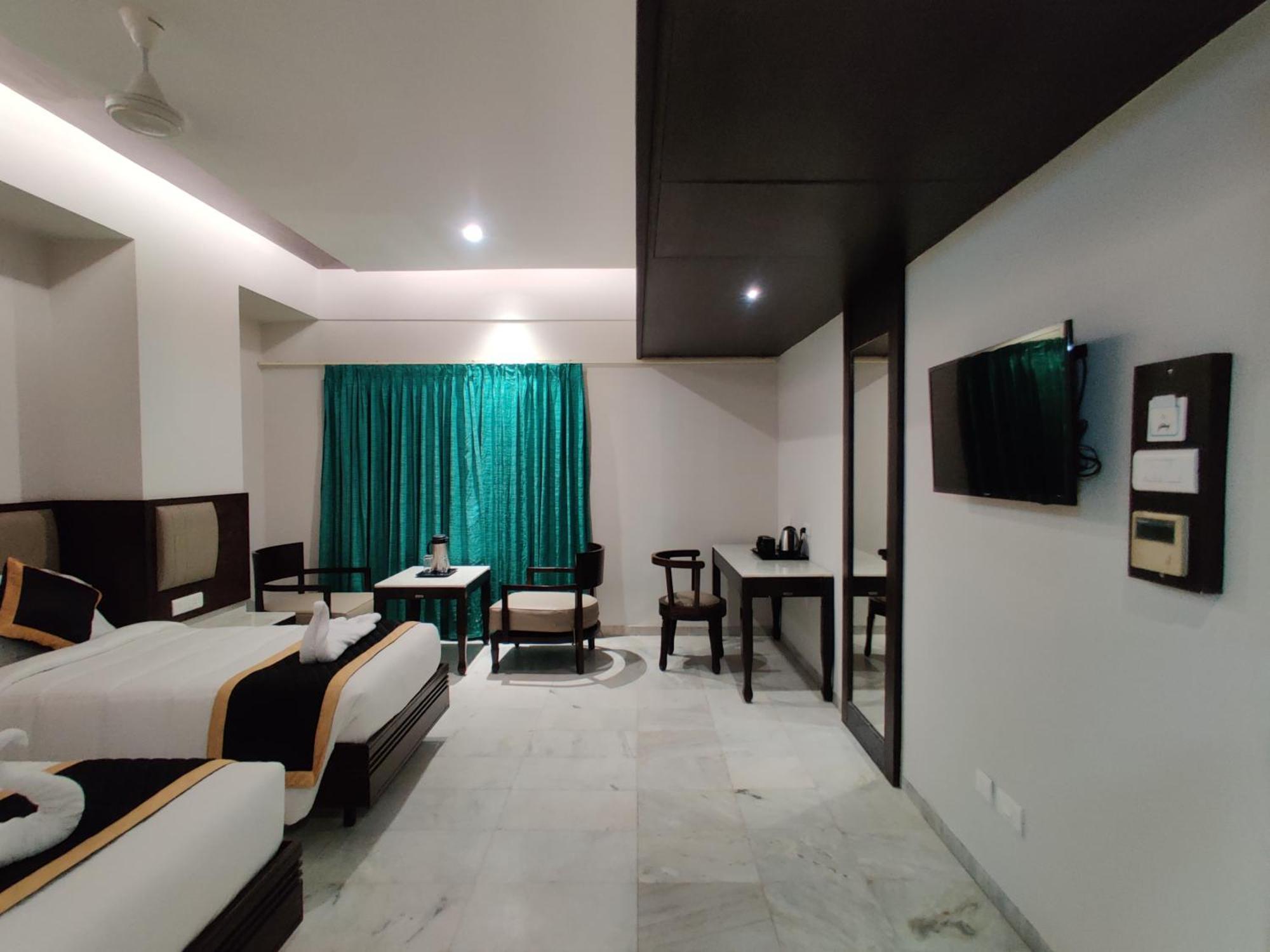 Hotel Saratharajans مادوراي المظهر الخارجي الصورة