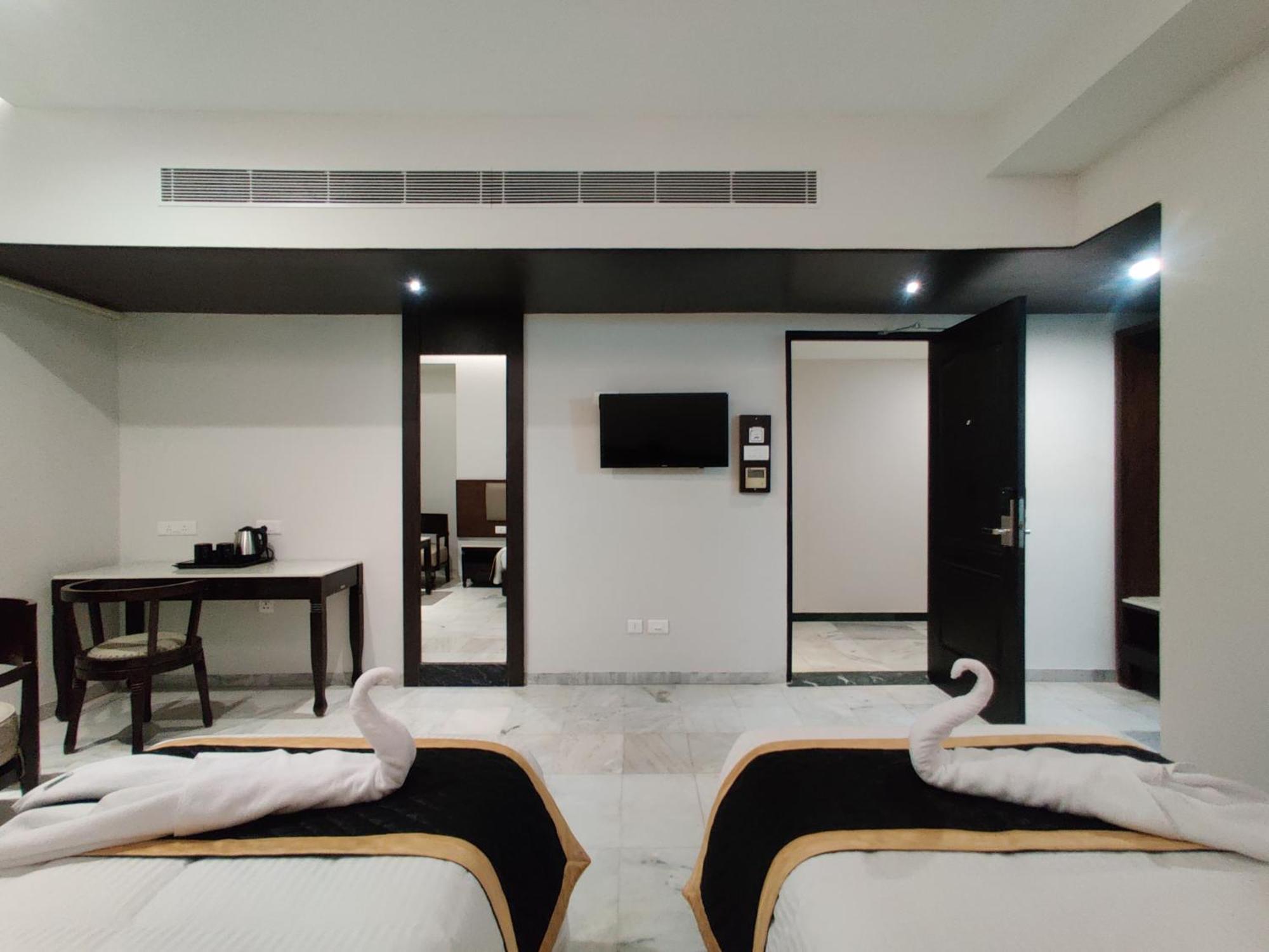 Hotel Saratharajans مادوراي المظهر الخارجي الصورة