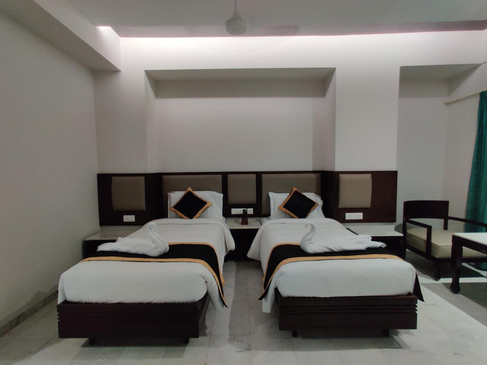 Hotel Saratharajans مادوراي المظهر الخارجي الصورة