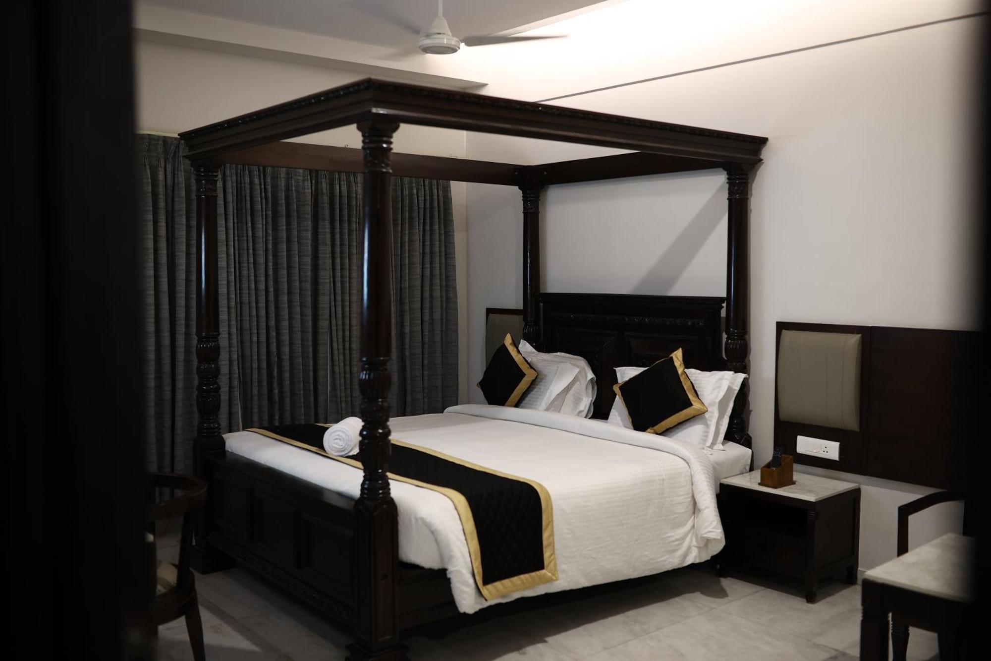 Hotel Saratharajans مادوراي المظهر الخارجي الصورة